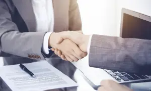 Czy można być zatrudnionym na 2 etaty? Sprawdź, co musisz wiedzieć