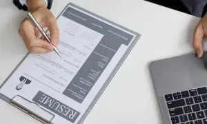 Czy CV może mieć 2 strony? Sprawdź, jak długo powinno być Twoje CV