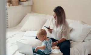 Czy na urlopie wychowawczym można pracować na umowę zlecenie bez obaw?