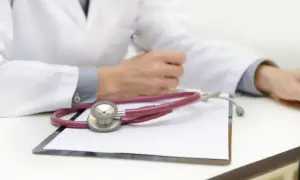 Ile można chorować po ustaniu zatrudnienia? Sprawdź zasady i limity
