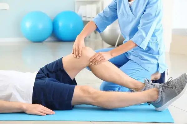 Czy fizjoterapeuta może wystawić L4? Ważne informacje, które musisz znać